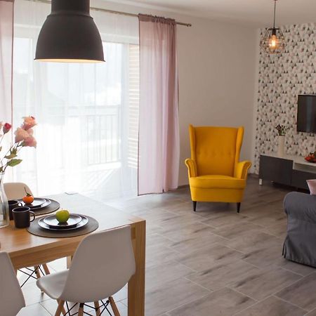 Apartamenty Justrent ชเจอร์ค ภายนอก รูปภาพ